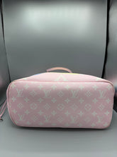 Lade das Bild in den Galerie-Viewer, Louis Vuitton Neverfull MM Escale