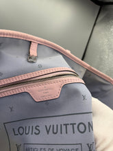 Lade das Bild in den Galerie-Viewer, Louis Vuitton Neverfull MM Escale