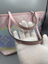 Lade das Bild in den Galerie-Viewer, Louis Vuitton Neverfull MM Escale