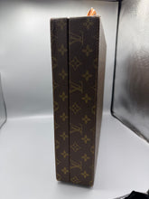 Lade das Bild in den Galerie-Viewer, Louis Vuitton President Classeur Monogram
