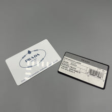 Lade das Bild in den Galerie-Viewer, Prada Saffiano Triangle Long Zippy
