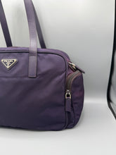 Lade das Bild in den Galerie-Viewer, Prada Triangle Purple Multi Pocket Bag

