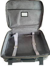 Lade das Bild in den Galerie-Viewer, Louis Vuitton Taiga Satellite 53 Black
