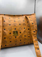 Lade das Bild in den Galerie-Viewer, MCM Shopper Cognac
