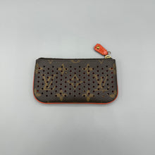 Lade das Bild in den Galerie-Viewer, Louis Vuitton Perforated Pochette Cles
