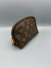 Lade das Bild in den Galerie-Viewer, Louis Vuitton Kosmetic PM Monogram
