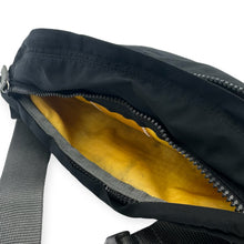 Lade das Bild in den Galerie-Viewer, Prada Sport Black Waist Bag
