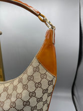 Lade das Bild in den Galerie-Viewer, Gucci Hobo Bag Beige
