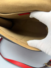 Lade das Bild in den Galerie-Viewer, Louis Vuitton Marignan Monogram/Red
