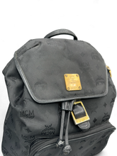 Lade das Bild in den Galerie-Viewer, MCM Rucksack Black
