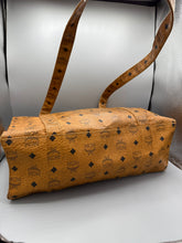 Lade das Bild in den Galerie-Viewer, MCM Shopper Cognac
