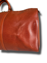 Lade das Bild in den Galerie-Viewer, Louis Vuitton EPI Keepall 60 Kastanienbraun
