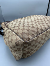 Lade das Bild in den Galerie-Viewer, Gucci Wickeltasche GG Canvas Beige
