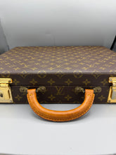 Lade das Bild in den Galerie-Viewer, Louis Vuitton President Classeur Monogram
