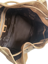 Lade das Bild in den Galerie-Viewer, MCM Bucket Bag Beige Visetos

