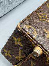 Lade das Bild in den Galerie-Viewer, Louis Vuitton President Classeur Monogram
