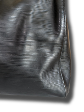 Lade das Bild in den Galerie-Viewer, Louis Vuitton EPI Keepall 50 Black
