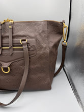 Lade das Bild in den Galerie-Viewer, Louis Vuitton Lumineuse PM Choclate
