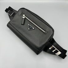 Lade das Bild in den Galerie-Viewer, Prada Saffiano Leather Belt Bag
