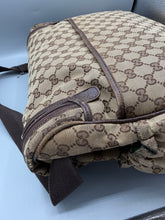 Lade das Bild in den Galerie-Viewer, Gucci Wickeltasche GG Canvas Beige
