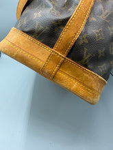 Lade das Bild in den Galerie-Viewer, Louis Vuitton Noe Grande Monogram
