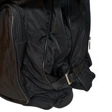 Lade das Bild in den Galerie-Viewer, Prada Tessuto Kleidersack Black Nylon
