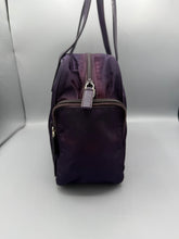 Lade das Bild in den Galerie-Viewer, Prada Triangle Purple Multi Pocket Bag

