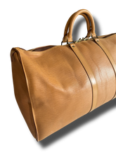 Lade das Bild in den Galerie-Viewer, Louis Vuitton EPI Keepall 55 Beige
