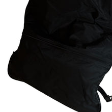 Lade das Bild in den Galerie-Viewer, Prada Tessuto Kleidersack Black Nylon
