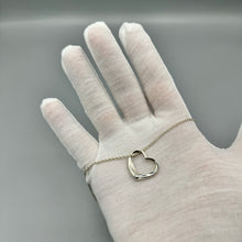 Lade das Bild in den Galerie-Viewer, Tiffany &amp; Co Elsa Peretti Open Heart Kette
