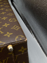 Lade das Bild in den Galerie-Viewer, Louis Vuitton President Classeur Monogram
