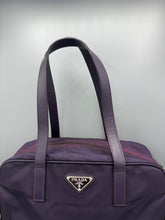 Lade das Bild in den Galerie-Viewer, Prada Triangle Purple Multi Pocket Bag
