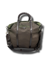 Lade das Bild in den Galerie-Viewer, Prada Triangle Brown Weekender Bag
