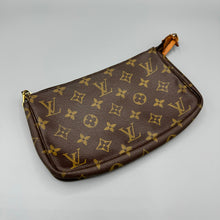 Lade das Bild in den Galerie-Viewer, Louis Vuitton Pochette Accessoires Monogram
