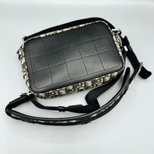 Lade das Bild in den Galerie-Viewer, Dior Safari Oblique Crossbody Bag
