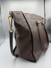 Lade das Bild in den Galerie-Viewer, Louis Vuitton Lumineuse PM Choclate
