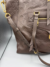 Lade das Bild in den Galerie-Viewer, Louis Vuitton Lumineuse PM Choclate
