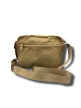 Lade das Bild in den Galerie-Viewer, Prada Side Crossbody Bag Beige
