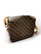 Lade das Bild in den Galerie-Viewer, Louis Vuitton Cartouchiere Monogram
