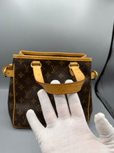 Lade das Bild in den Galerie-Viewer, Louis Vuitton Battignoles PM
