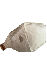Lade das Bild in den Galerie-Viewer, Prada Nylon Hobo Bag Beige
