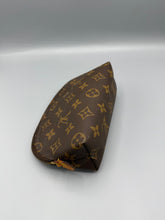 Lade das Bild in den Galerie-Viewer, Louis Vuitton Kosmetic PM Monogram

