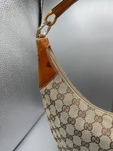 Lade das Bild in den Galerie-Viewer, Gucci Hobo Bag Beige

