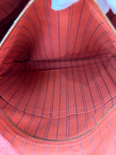 Lade das Bild in den Galerie-Viewer, Louis Vuitton Citadine PM Empreinte
