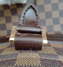 Lade das Bild in den Galerie-Viewer, Louis Vuitton Nolita GM Damier Ebene
