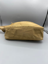 Lade das Bild in den Galerie-Viewer, Prada Side Crossbody Bag Beige
