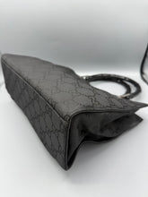 Lade das Bild in den Galerie-Viewer, Gucci Bamboo Black Monogram Bag
