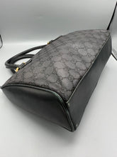 Lade das Bild in den Galerie-Viewer, Gucci 70s Handbag Black
