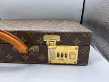 Lade das Bild in den Galerie-Viewer, Louis Vuitton President Classeur Monogram
