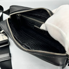 Lade das Bild in den Galerie-Viewer, Prada Saffiano Leather Belt Bag
